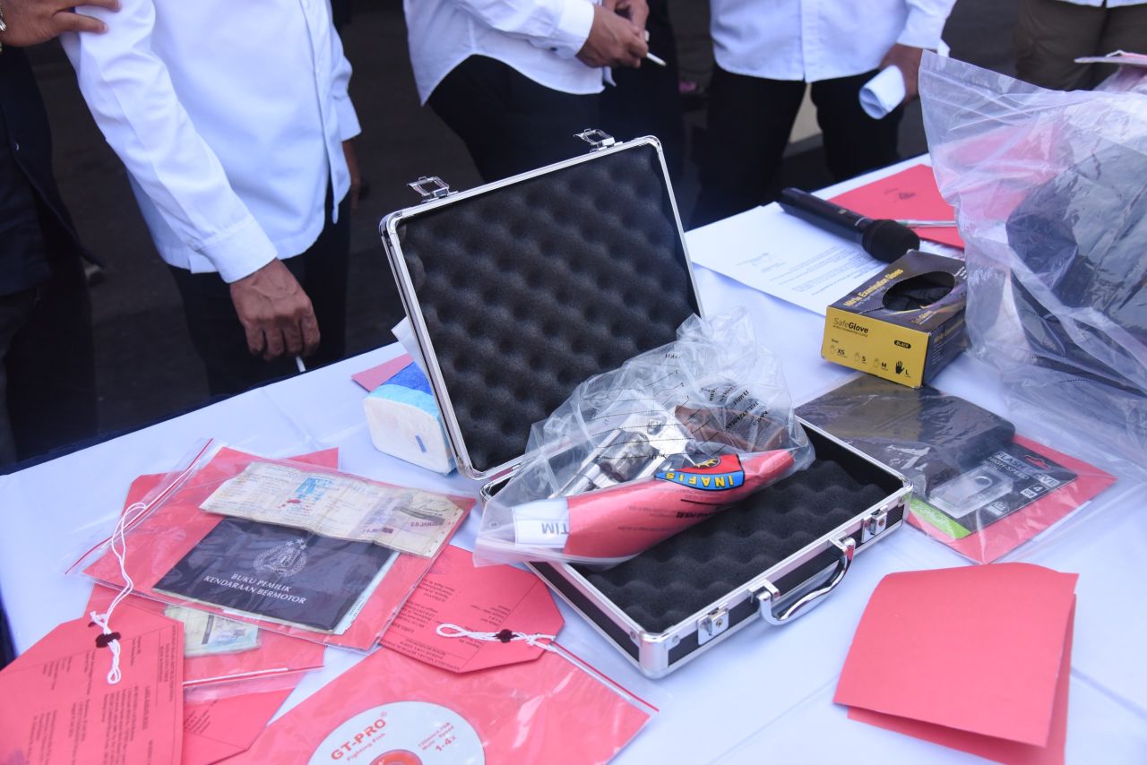 Polisi Amankan Tersangka Jual Beli Senjata Api Ilegal Online