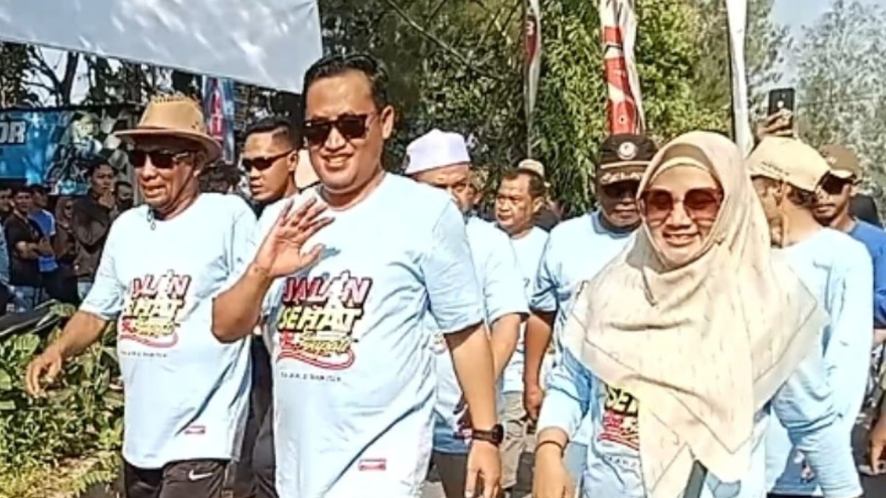 Jalan sehat warga Jatirejo bersama Bupati Pemalang Mansur Hidayat