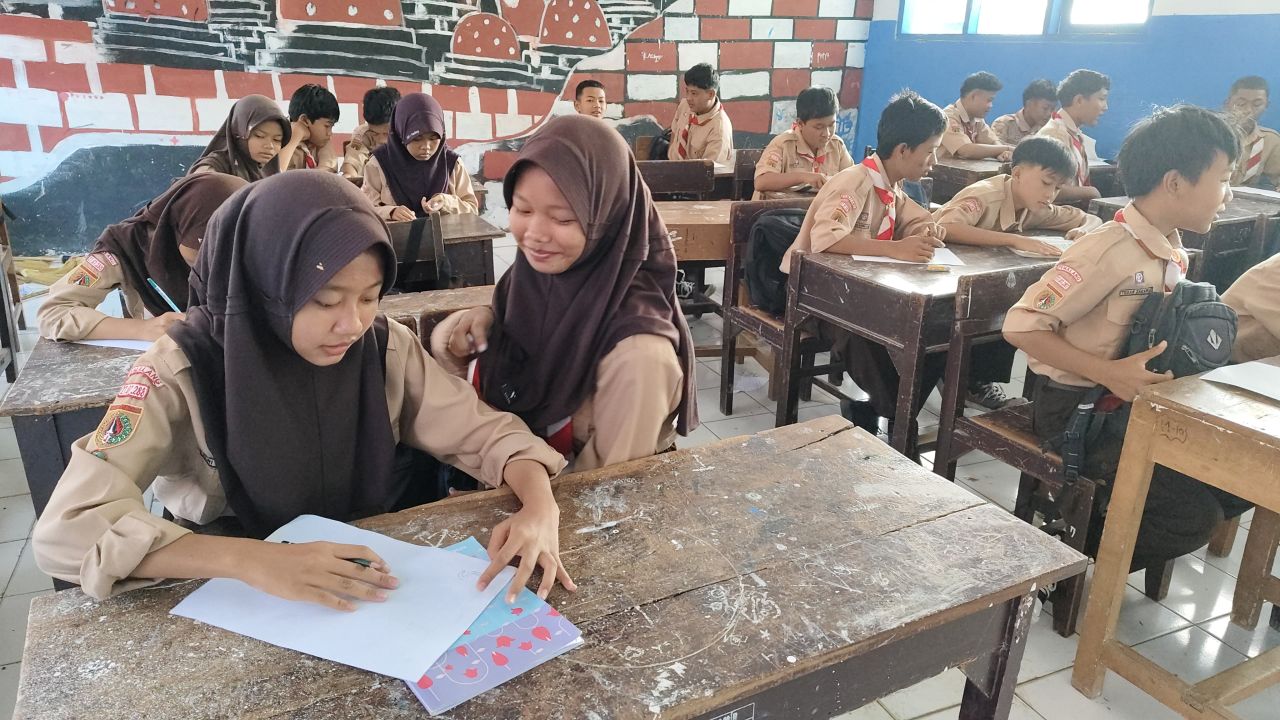 Unik, Siswa SMP di Pemalang Adakan Giat Jumat Literisasi dan Digitalisasi