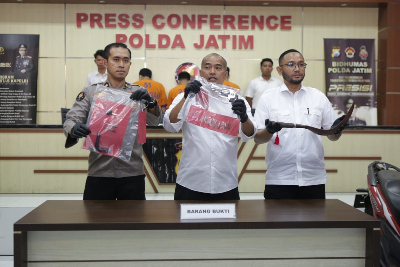 Polda Jatim Amankan Tiga Tersangka Curanmor Satu Diantaranya Bersenjata Airsoft Gun