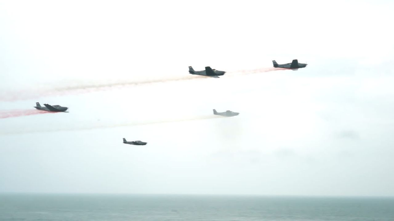 Demonstrasi udara yang dilaksanakan di Perairan Utara Teluk Jakarta