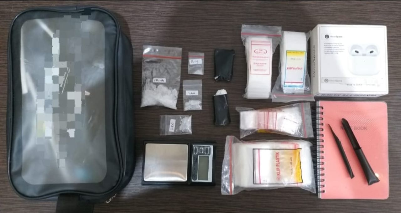 Barang bukti paket sabu siap edar