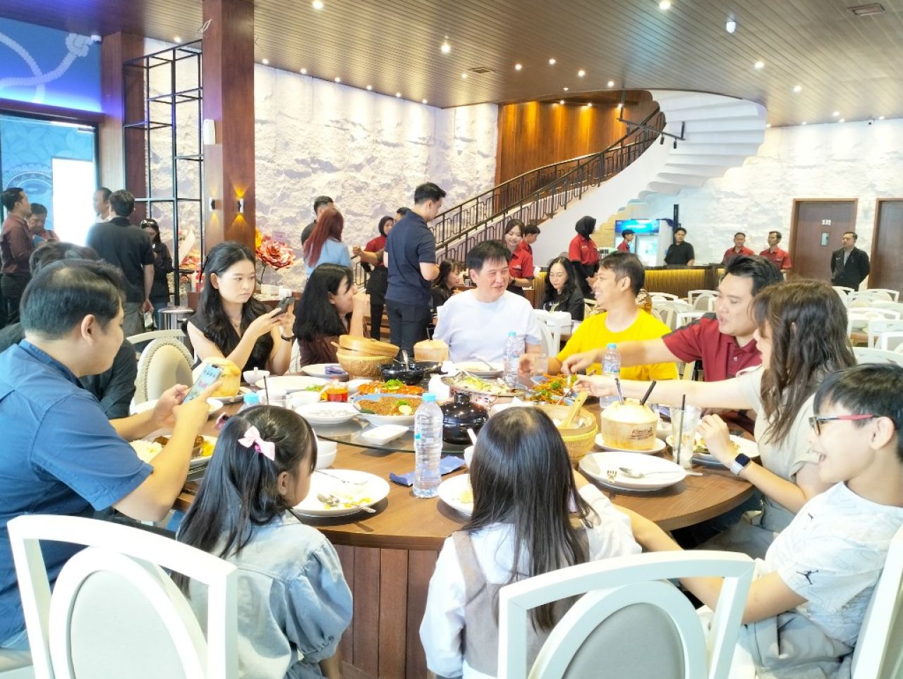 Hadir di Surabaya, Kurnia Seafood Siap Manjakan Lidah, Pelanggan Bisa Pilih Puluhan Seafood Segar