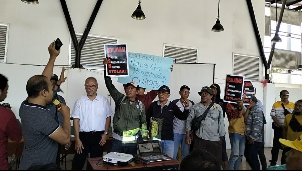 Penolakan warga saat sosialisasi AMDAL PSN SWL