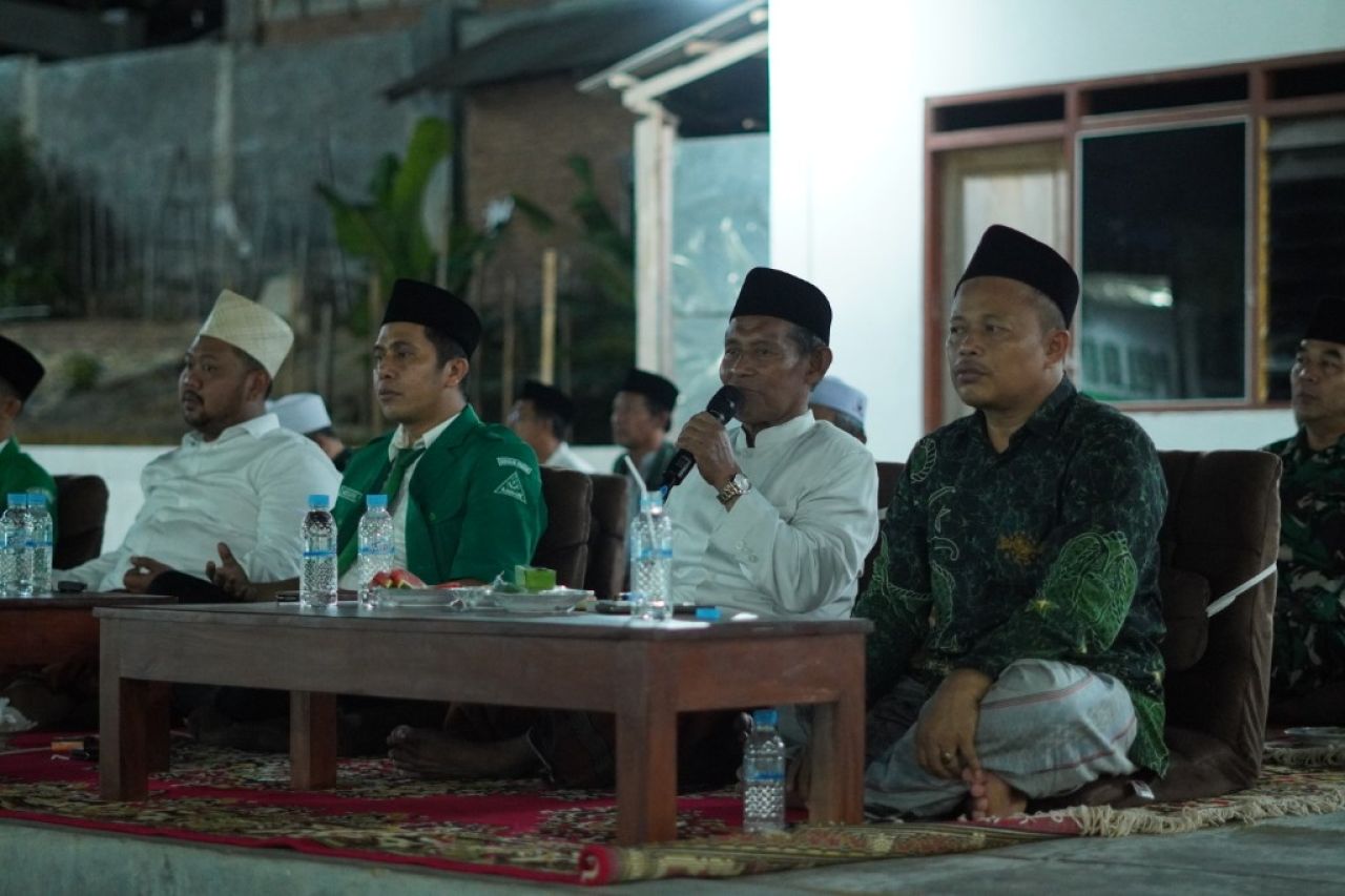 Musyaffa' Syafril saat di Pulau Bawean