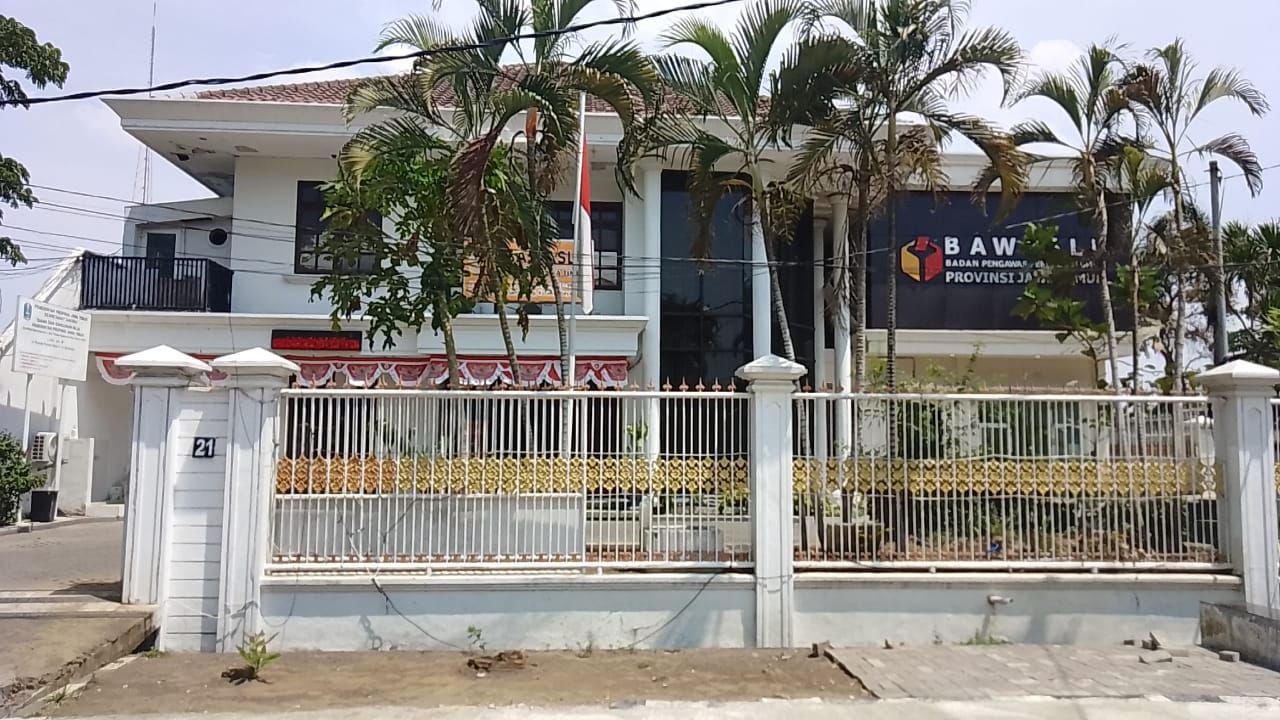 Mengalami Kebuntuan atas Tunggakan Biaya Sewa Hotel, Bawaslu Jatim Enggan Berikan Komentar