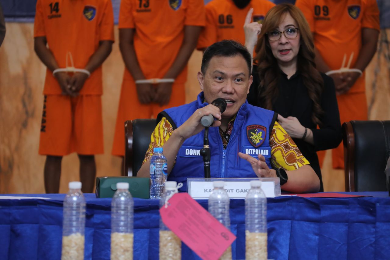 Kombes Donny Charles Go