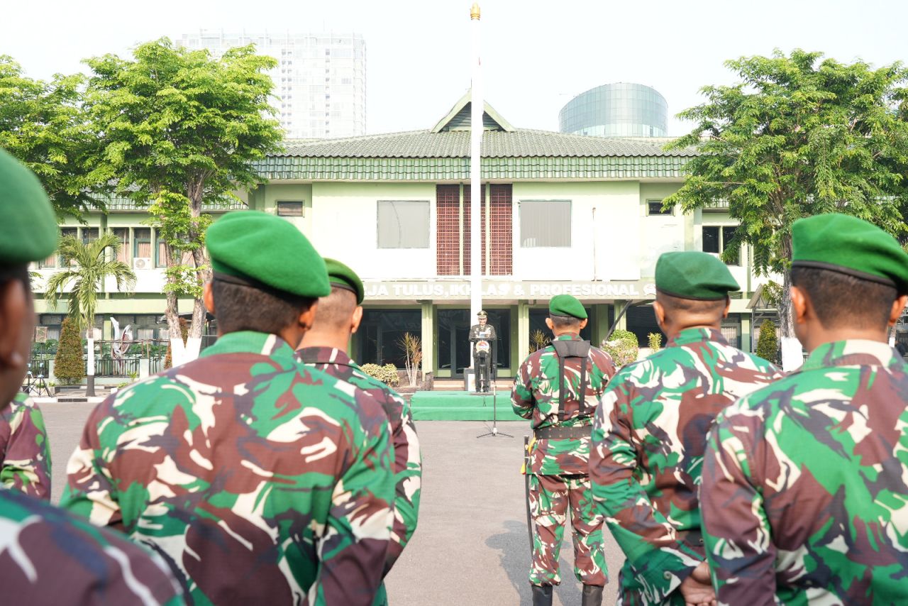 HUT ke-79 TNI Kepala Staf Korem Bhaskara Jaya Pimpin Upacara