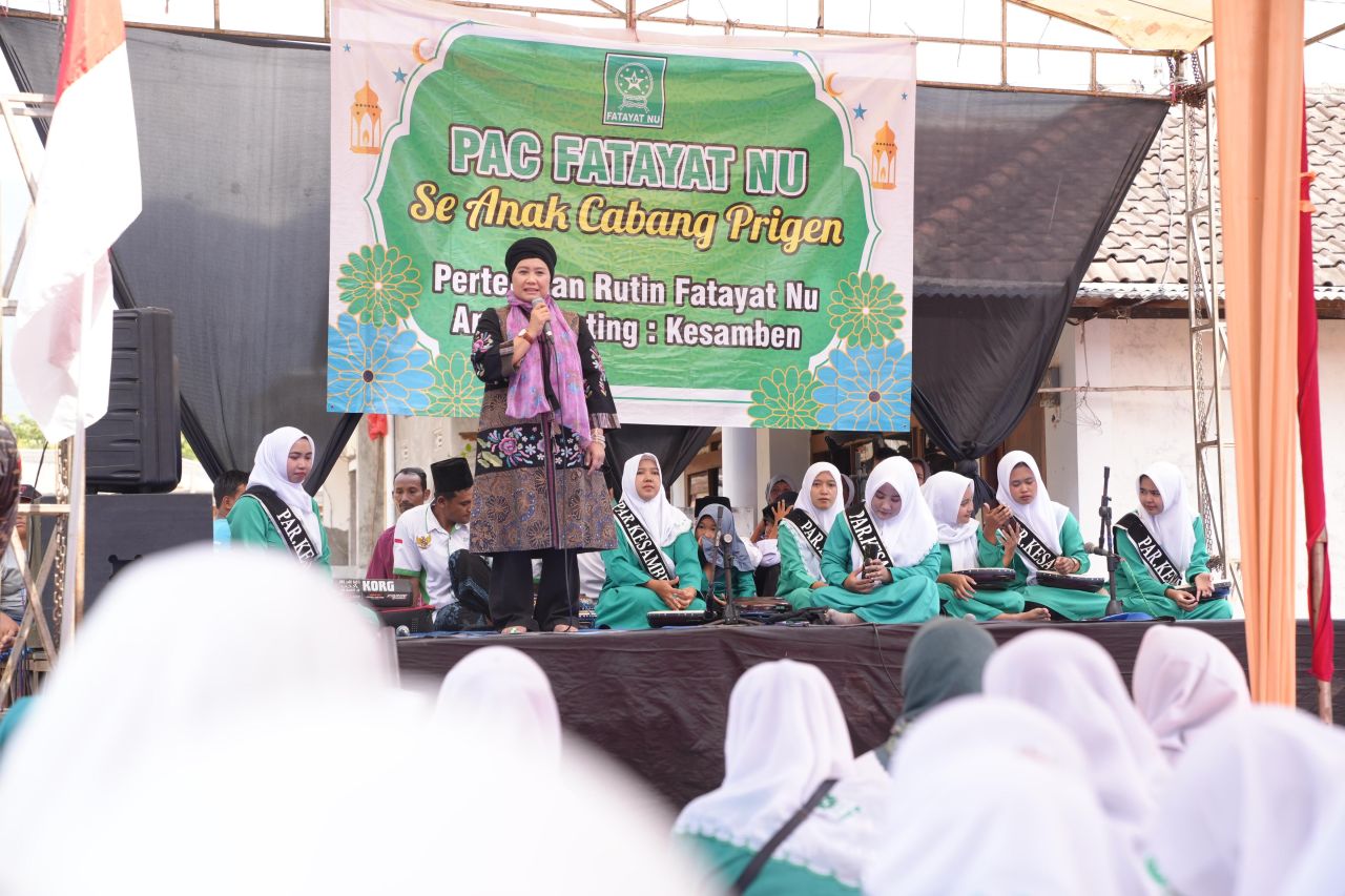 Luluk saat menghadiri acara PAC Fatayat NU Se-Anak Cabang Prigen, Pasuruan