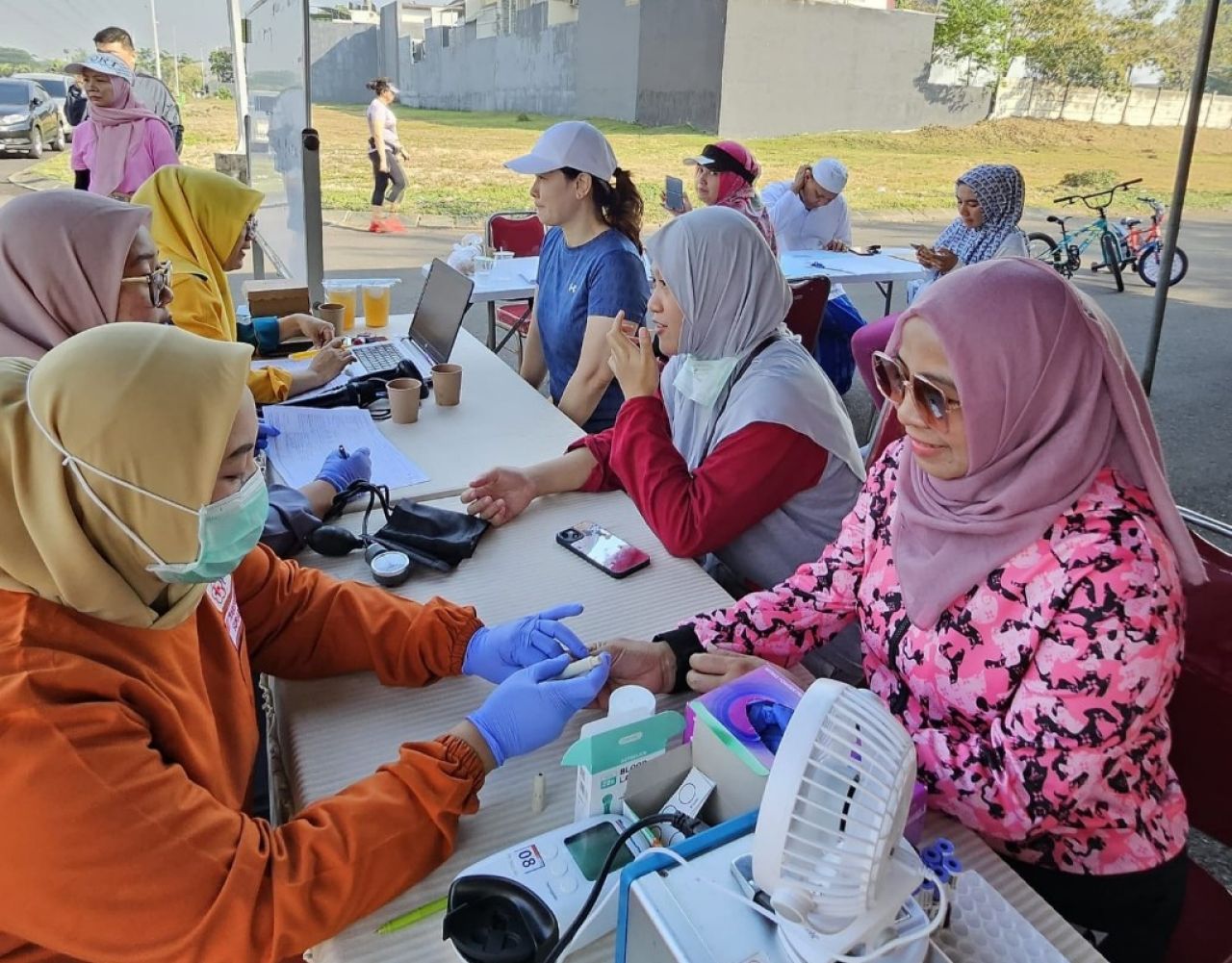 Majelis Taklim Bunda Sholehah Gelar Donor Darah Hingga Pemeriksaan Kesehatan Gratis