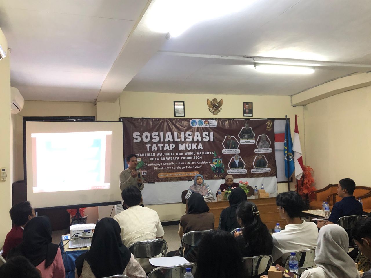 Rizky Ahmad Taufik, saat memberikan materi sosialisasi pilwali 2024