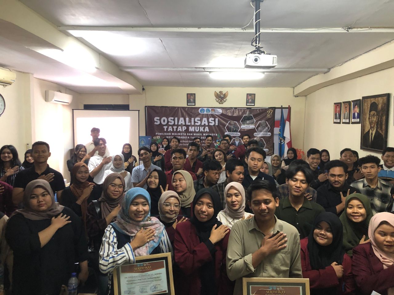 Tingkatkan Partisipasi Pemilih Gen Z di Pilwali Surabaya, Unipra Gelar Sosialisasi Tatap Muka