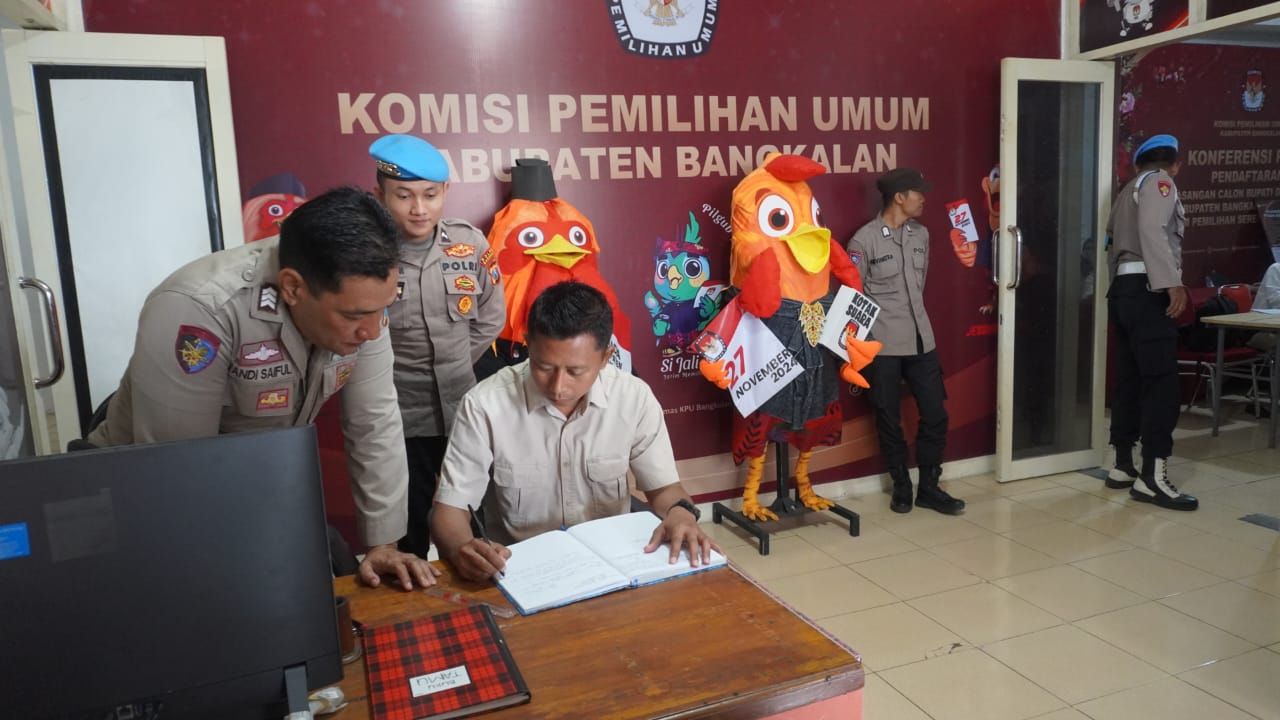 Polres Bangkalan Perketat Penjagaan Kantor KPU dan Bawaslu