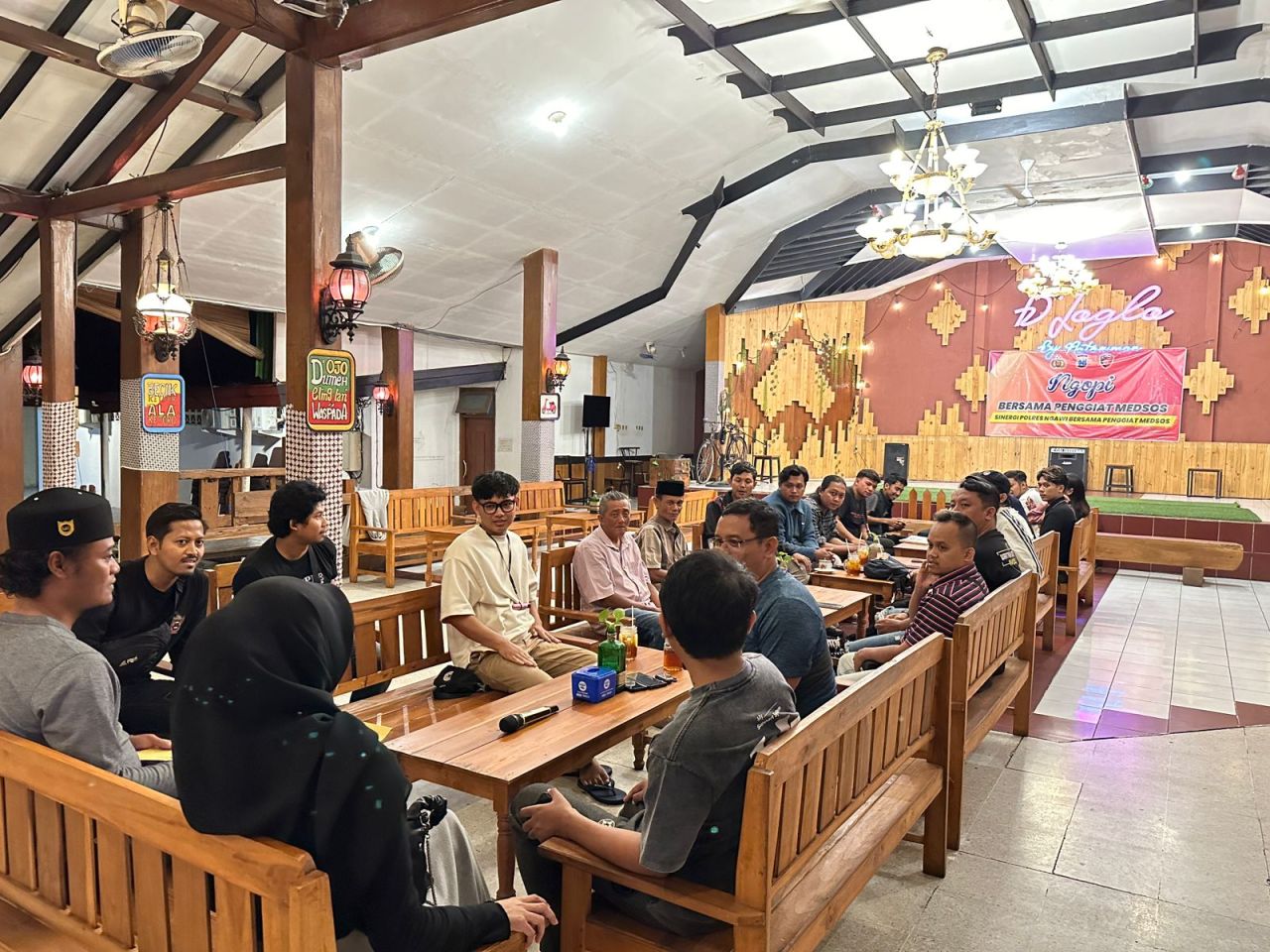 Ngopi bersama Polres Ngawi influencer dan penggiat medsos