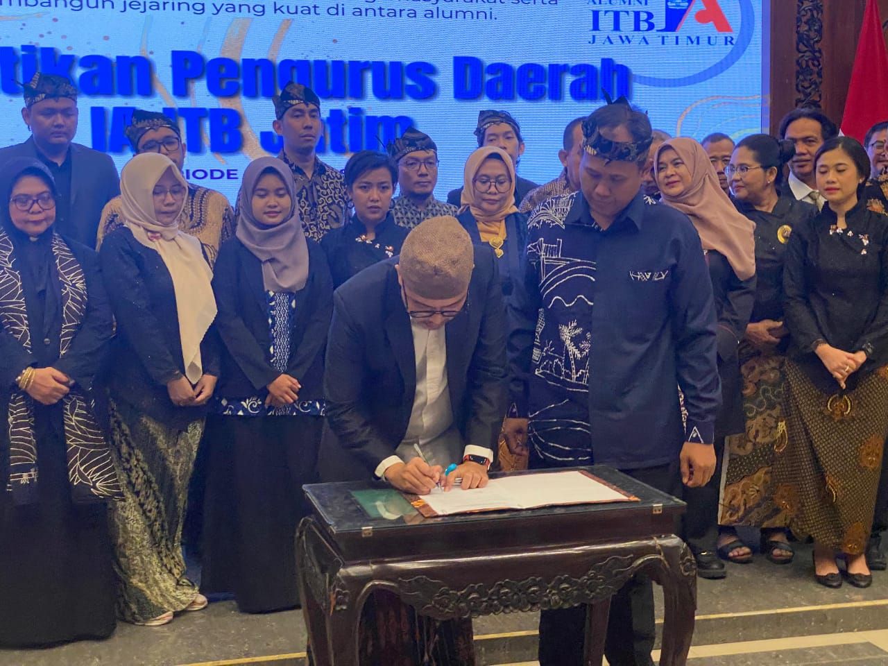 Pengukuhan IA-ITB Jatim