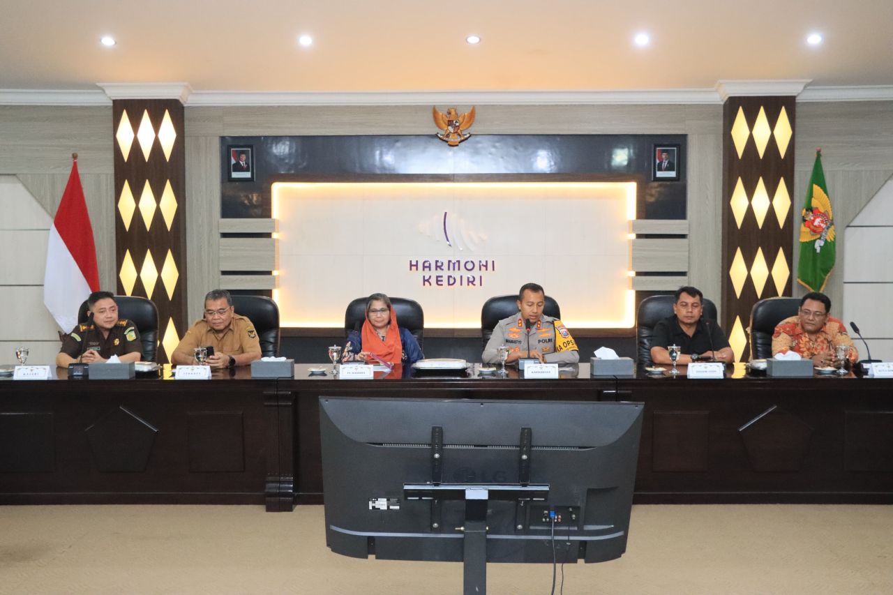 Kapolres Kediri Kota Bersama Pj Walikota Komitmen Jaga Netralitas di Pilkada Serentak 2024