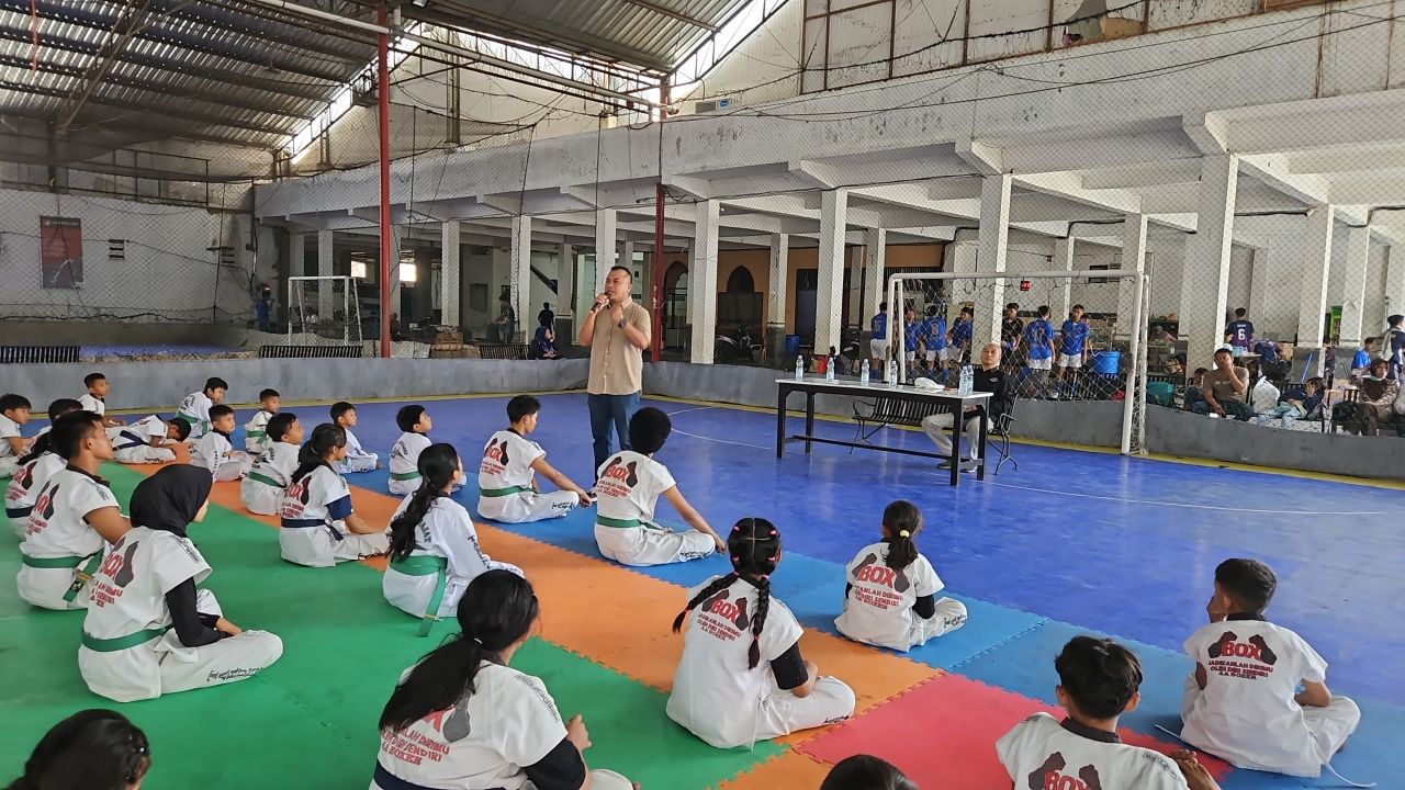 Latihan dan uji tanding Tarung Derajat
