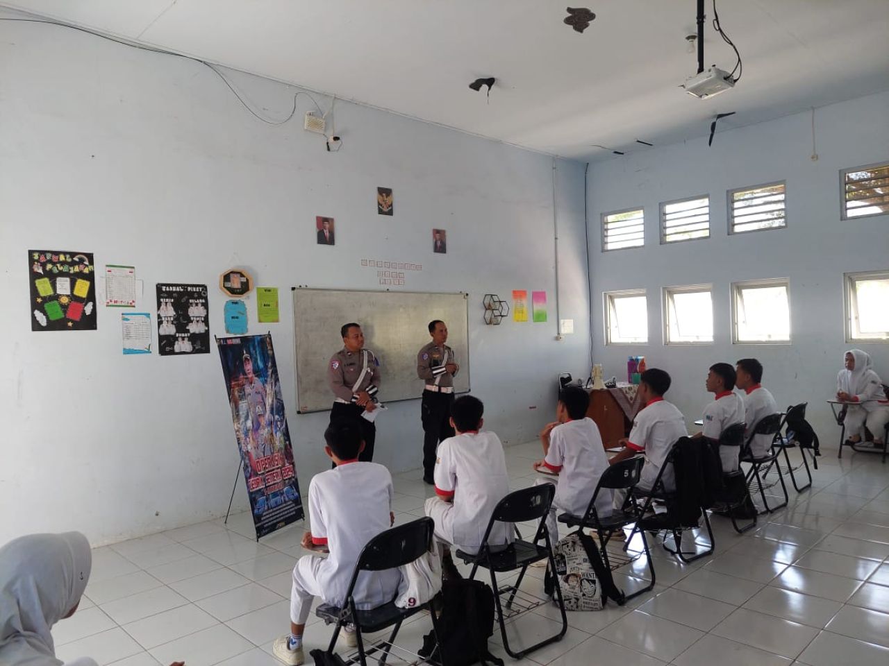 Police Goes To School di SMAN 4 Bondowoso