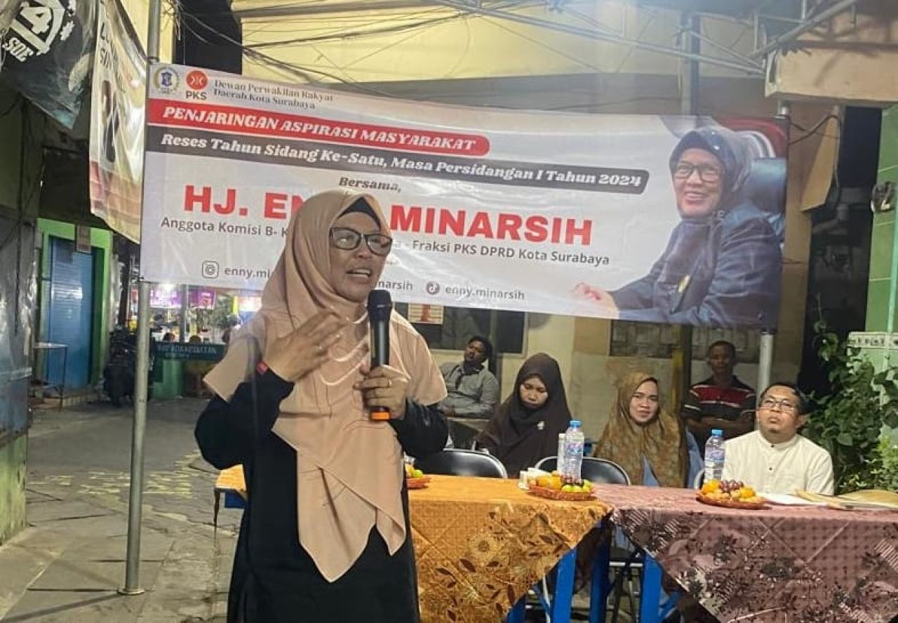 Enny Minarsih saat reses di Tegalsari