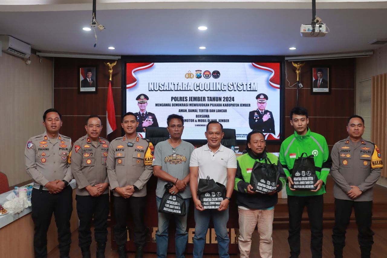 Bersama Komunitas Motor Polres Jember Serukan Persatuan dan Kesatuan