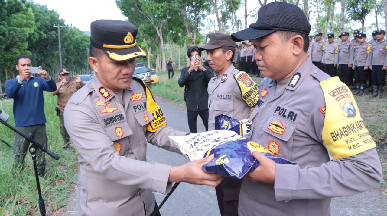 Kolaborasi dengan Dinas Pertanian Nganjuk Polisi Manfaatkan Lahan 12,2 Hektare