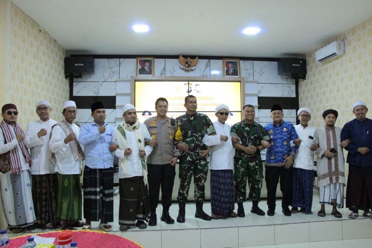 Danrem BJ saat silaturahmi dengan Forkompinda dan Ulama Khos Sampang