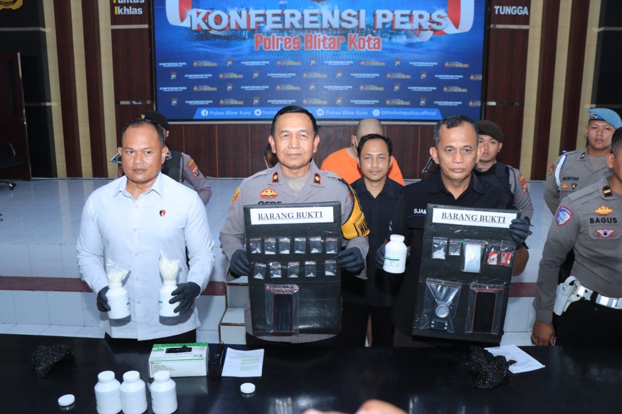 Ungkap Peredaran Narkoba, Amankan 2 Tersangka dan Belasan Gram Sabu