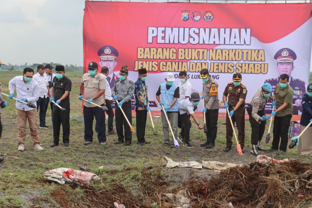 Ungkap Lahan Ganja Terbesar di Pulau Jawa, Pj Bupati Lumajang Apresiasi Kinerja Polisi