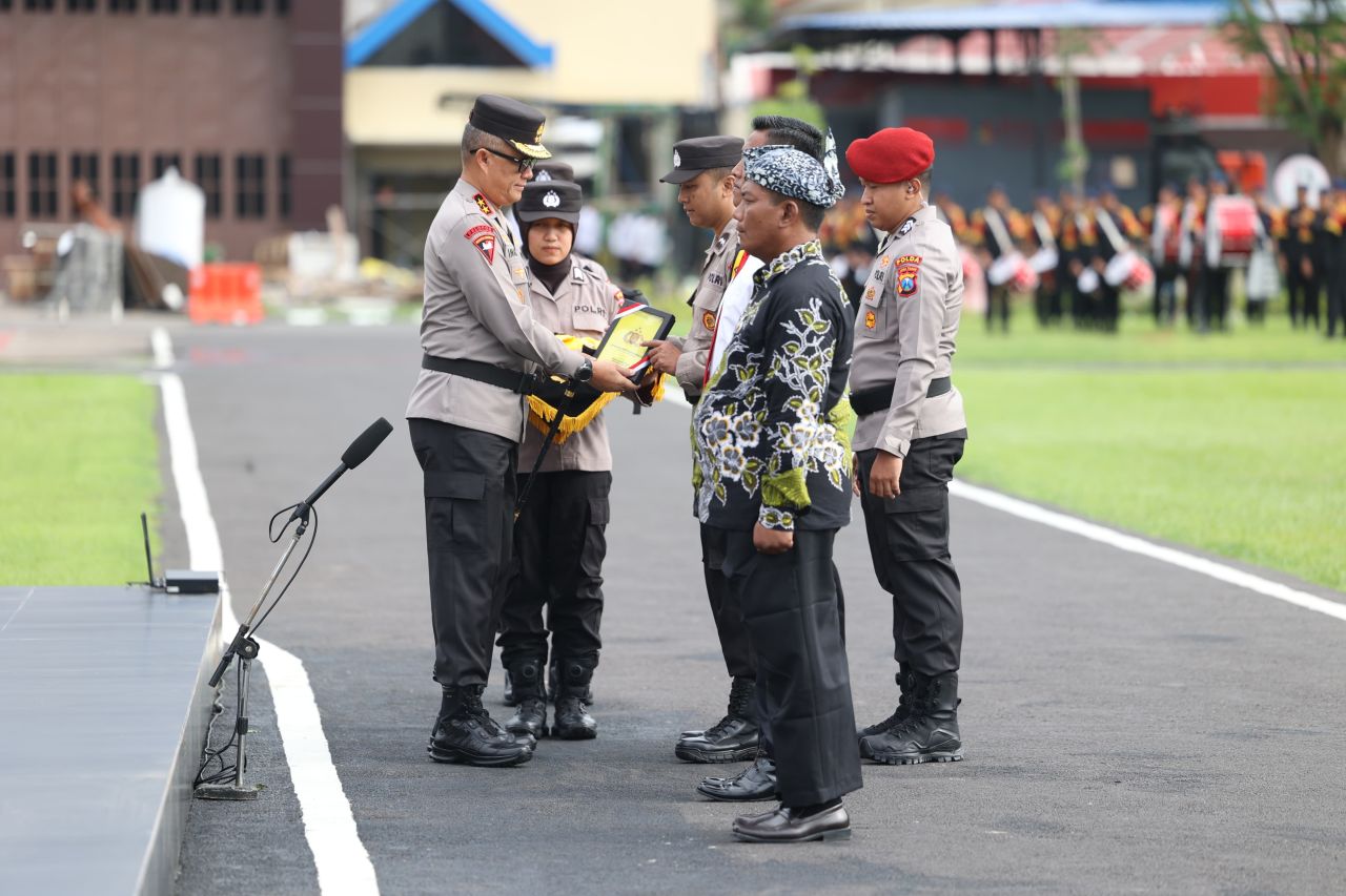 Kapolda Jatim saat apel