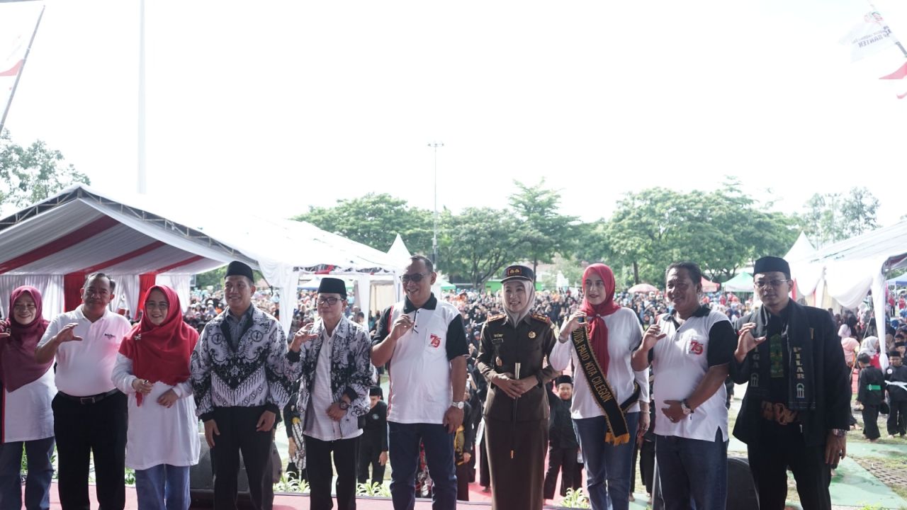 Pelestarian Budaya, Rampak Silat Tiga Pilar Meriahkan HUT PGRI Cilegon