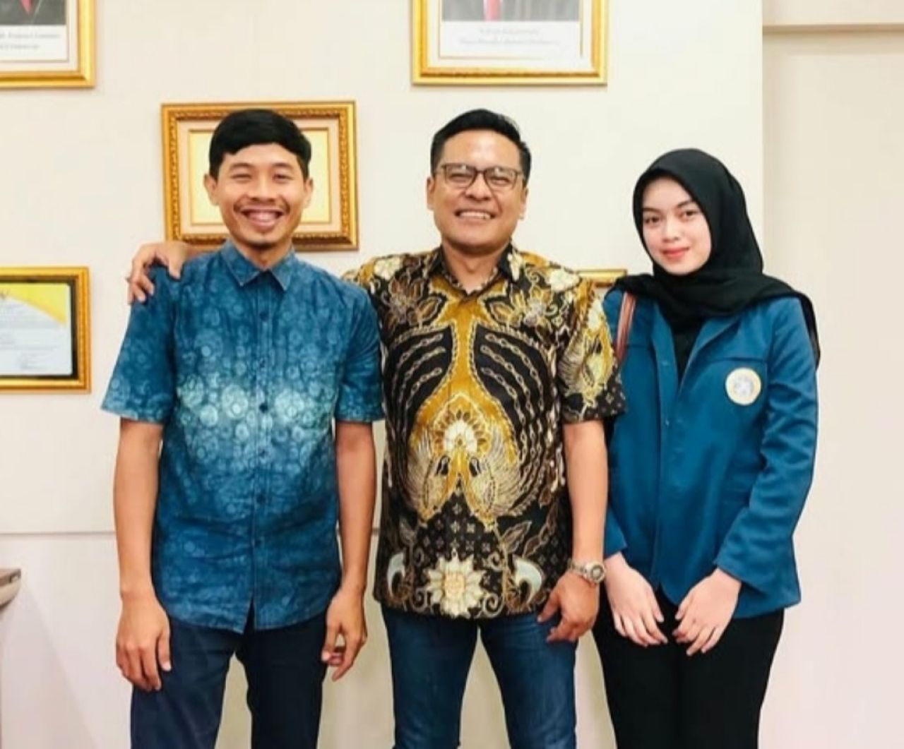 Sambut Mahasiswa Unair, Fathoni: Golkar Surabaya Terbuka untuk Penelitian Strategi Pemilu