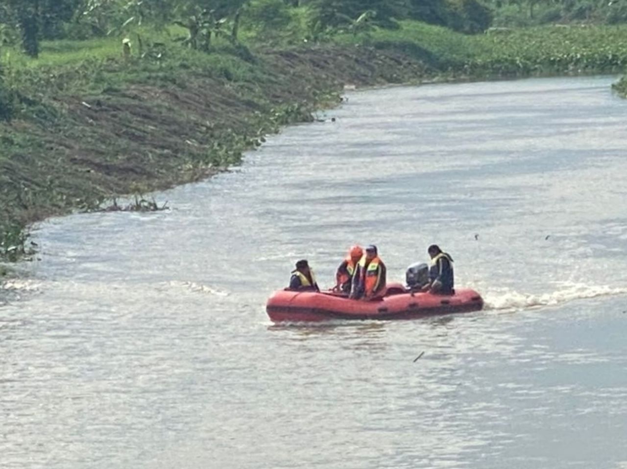 Balita 3,5 Tahun Hanyut di Babatan Wiyung, Tim Gabungan Perluas Area Pencarian