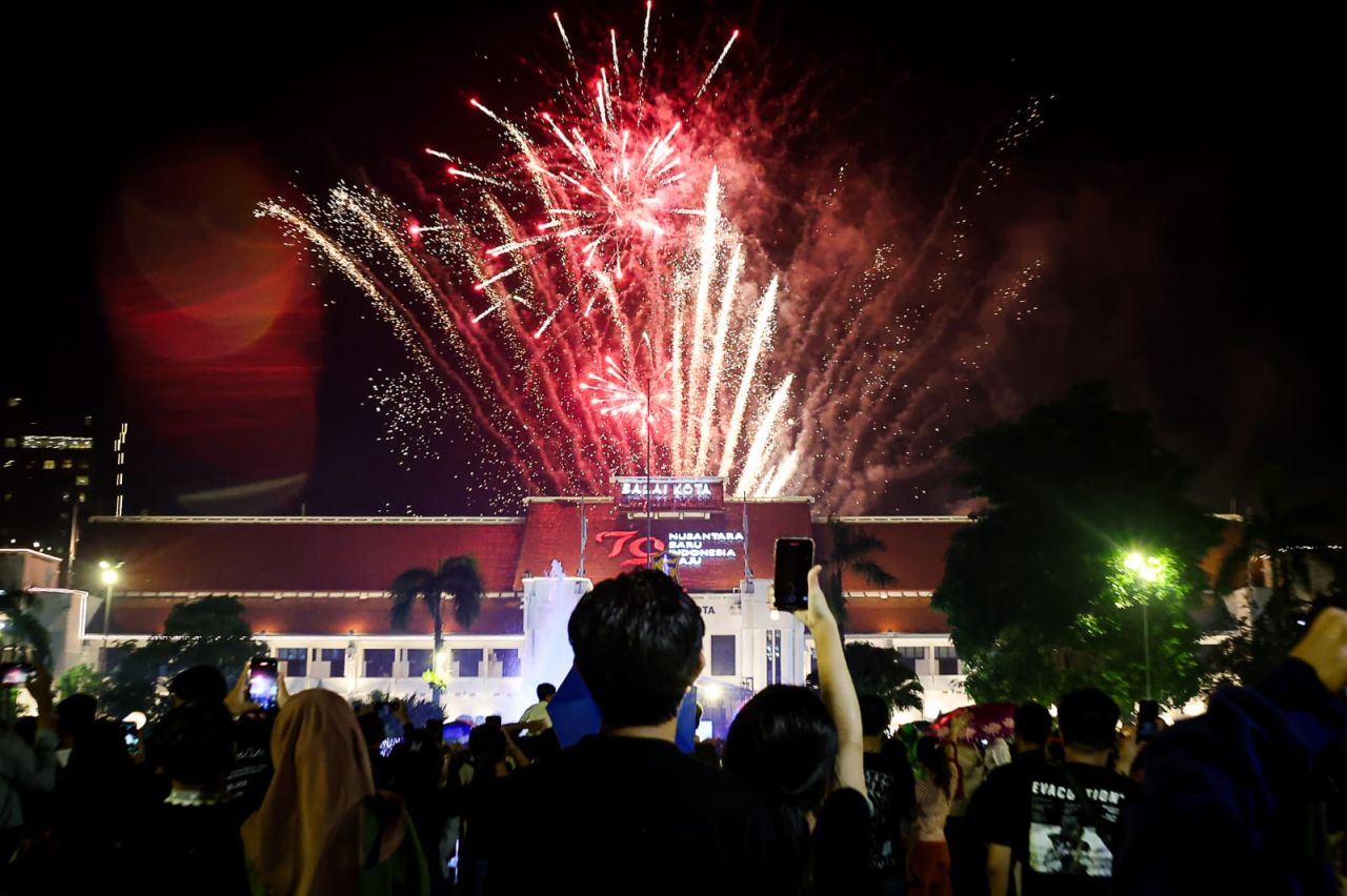 Eri Cahyadi Ajak Warga Surabaya Jadikan Tahun Baru 2025 sebagai Momen Refleksi Diri dan Perbaikan