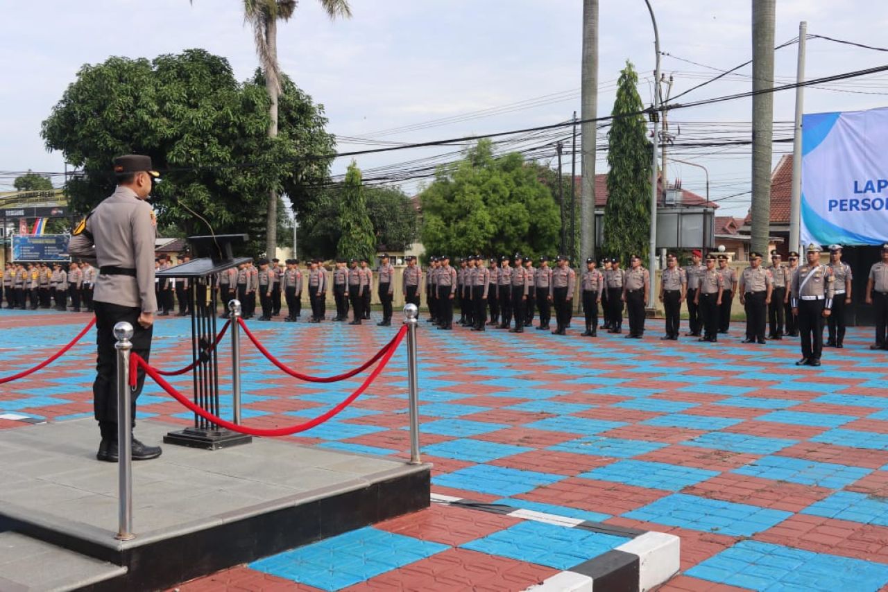 Kapolres Majalengka Pimpin Upacara Kenaikan Pangkat Sebanyak 11 Perwira dan 88 Bintara