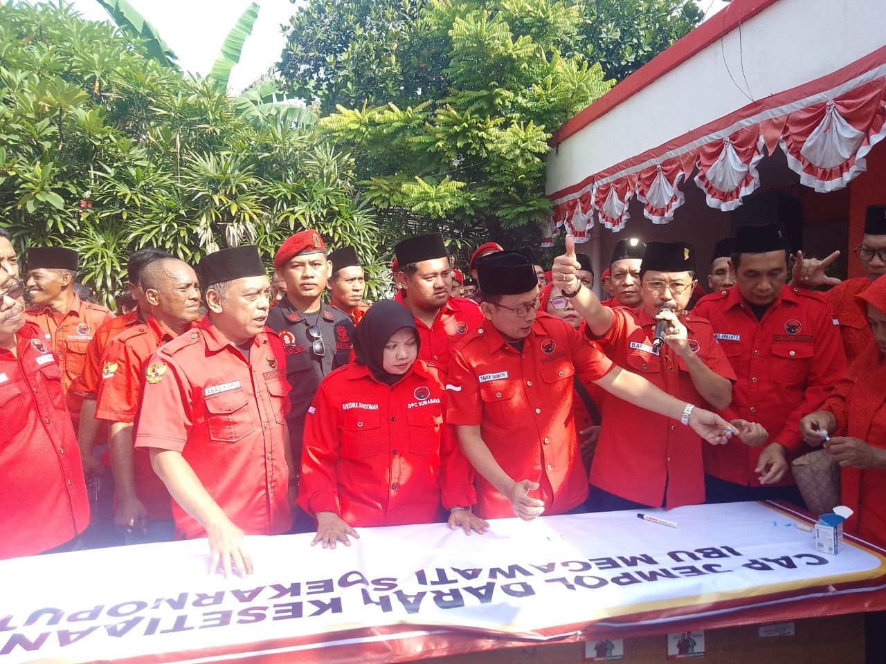 HUT ke - 52 Kader PDI-P Teguhkan Ikrar Setia dengan Cap Jempol Berdarah untuk Megawati