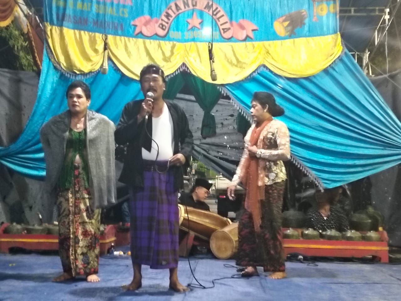 Haji ORE Hidupkan Tradisi Sandur Madura sebagai Warisan Budaya