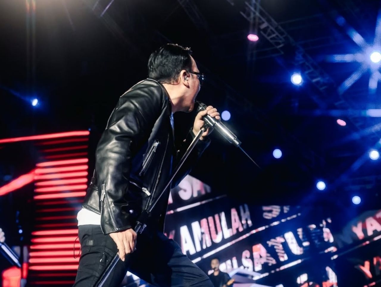 Ari Lasso saat konser (foto Instagram)