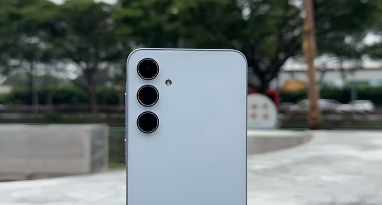 Samsung Galaxy A55 (tangkapan layar YouTube)