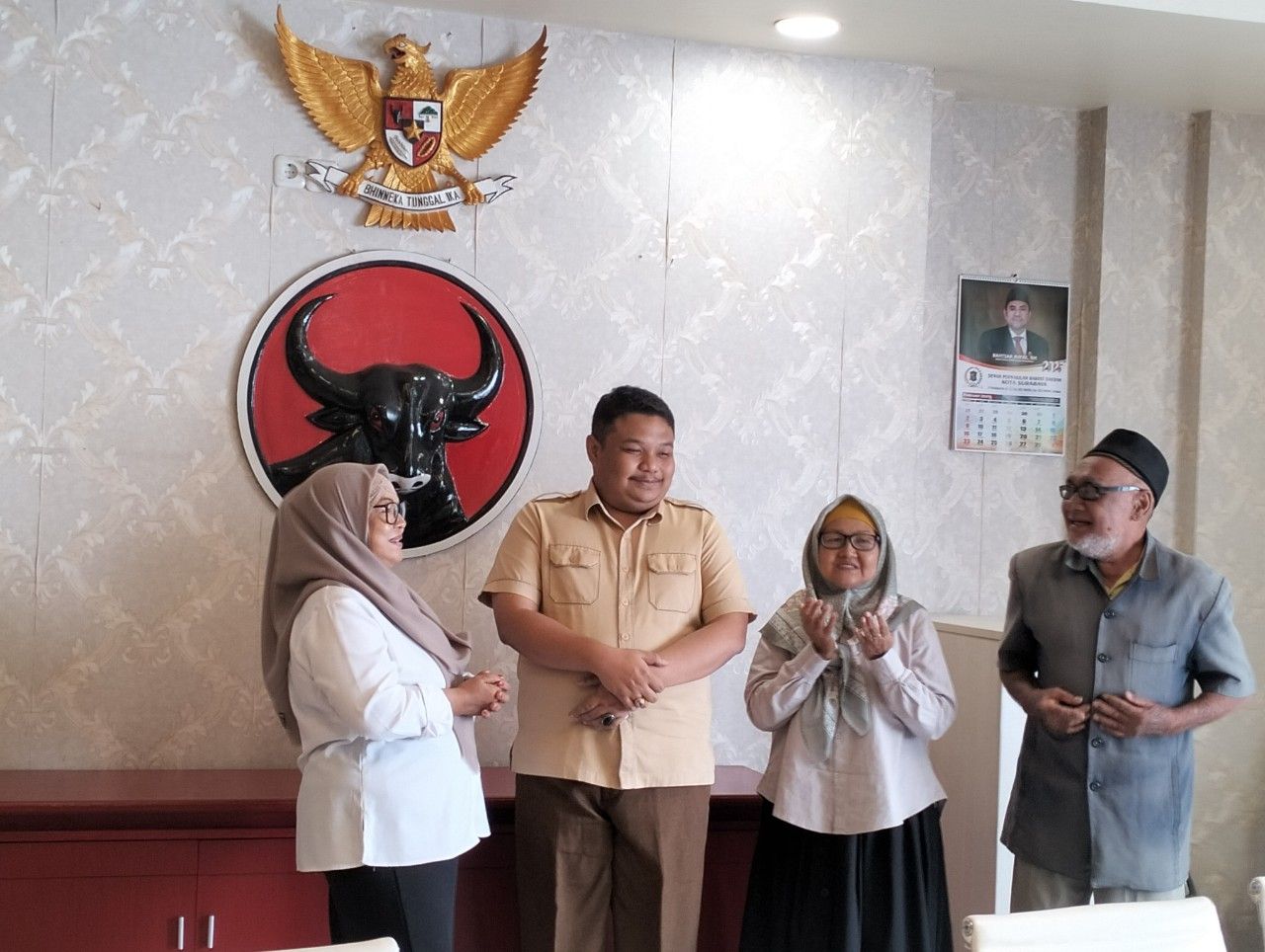 Fraksi PDIP - PAN saat menerima aduan warga