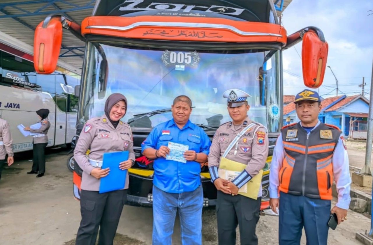 Tim Inspeksi Ditlantas Polda Jatim Terjun ke Sampang, Lakukan Pemeriksaan Angkutan Umum