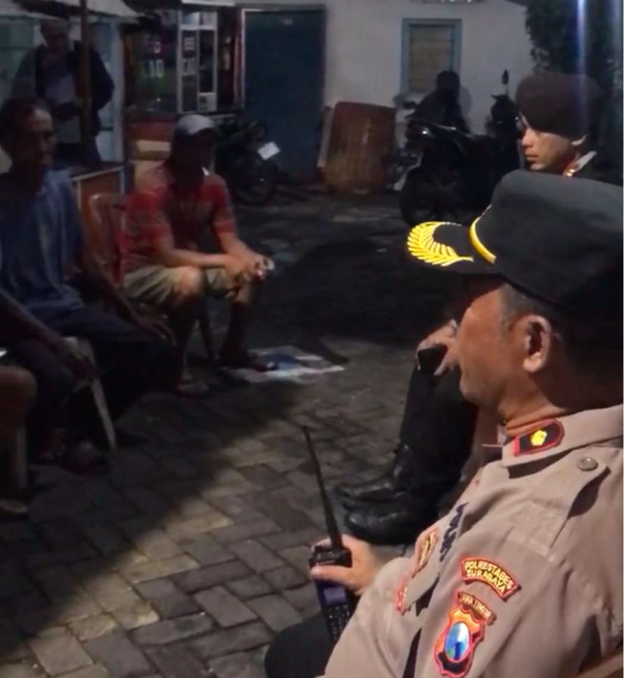 Cegah Curanmor Polsek Simokerto Bagikan 100 Kunci Ganda