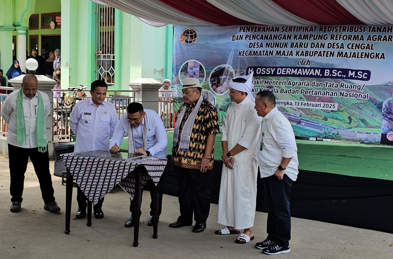 Usai Menunggu Puluhan Tahun, Warga Desa Nunuk Baru dan Cengal dapat Sertifikat Tanah