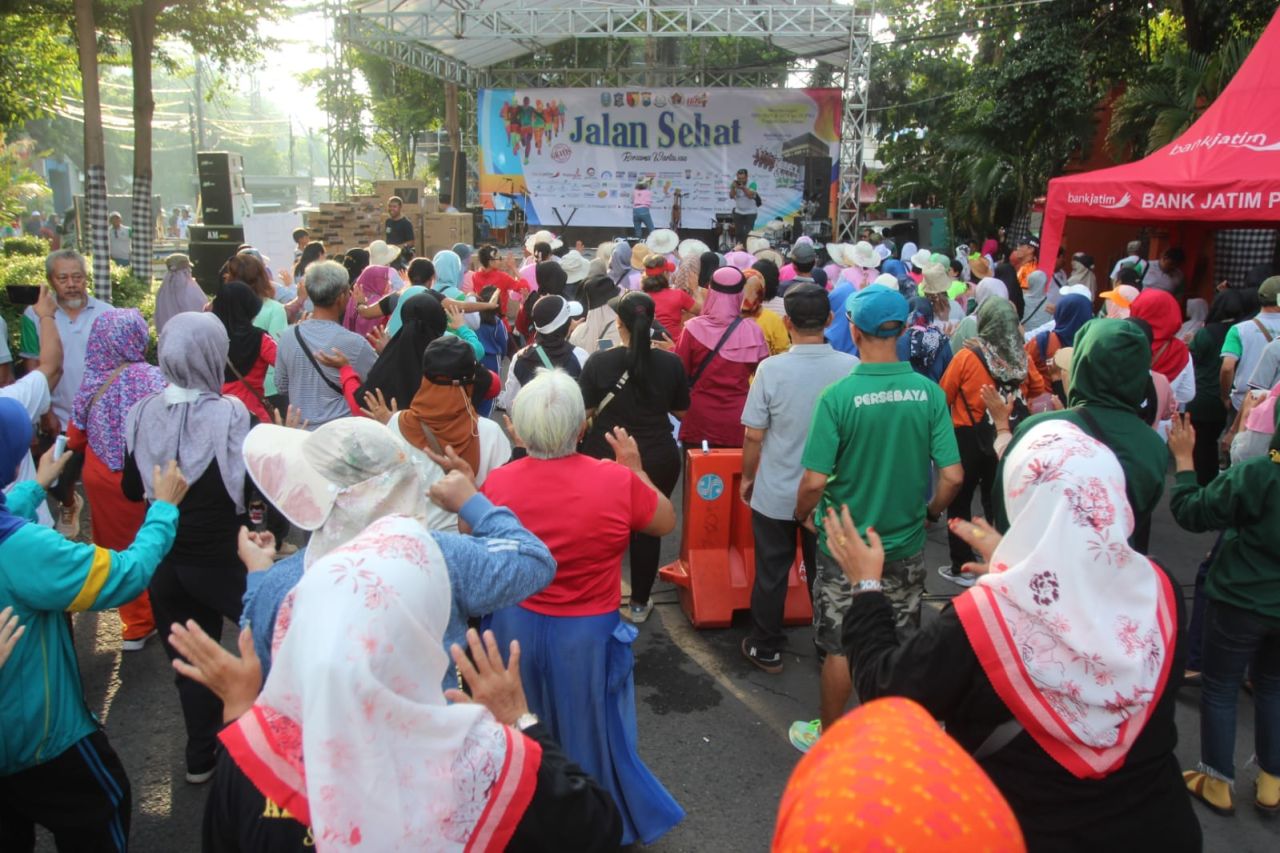 Jalan sehat PWI Jatim