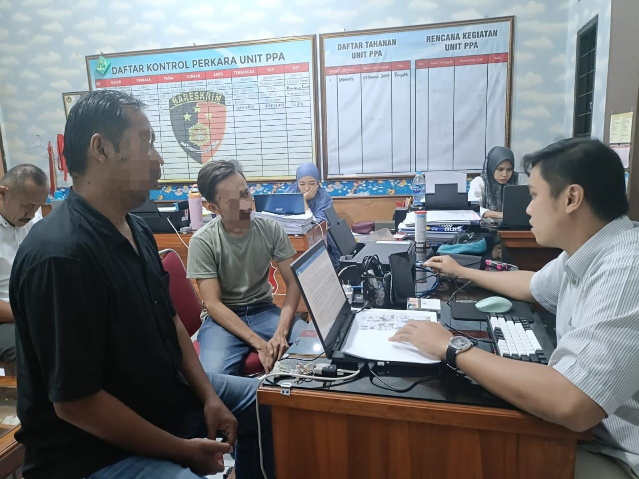 Polres Majalangka, saat memeriksa tersangka