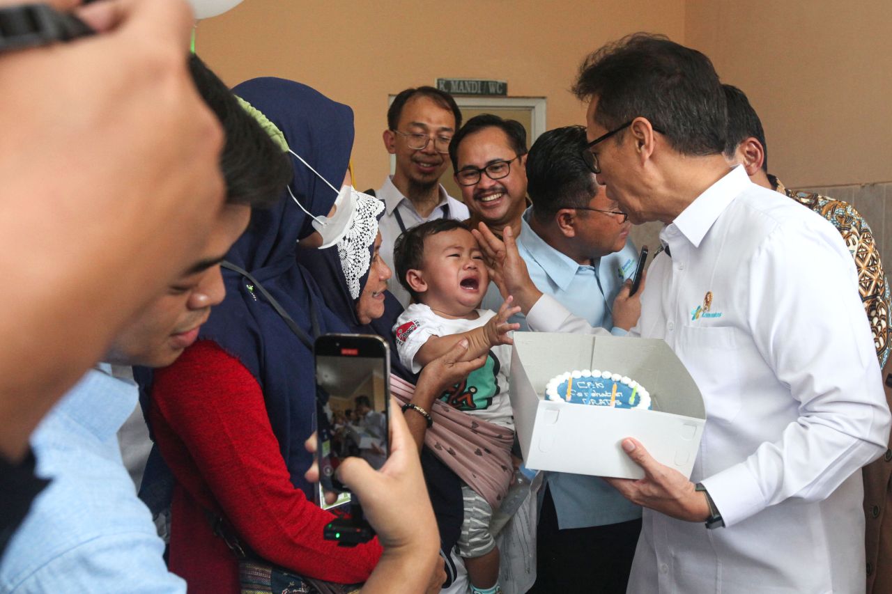 Menkes Tinjau Hari Pertama Program Cek Kesehatan Gratis di Surabaya