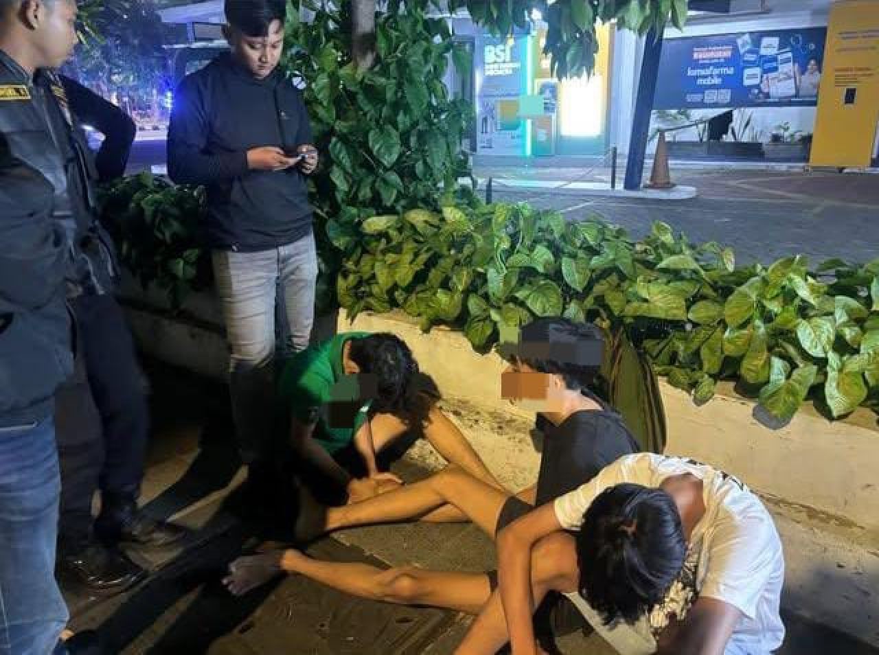 Tiga remaja diduga perang sarung