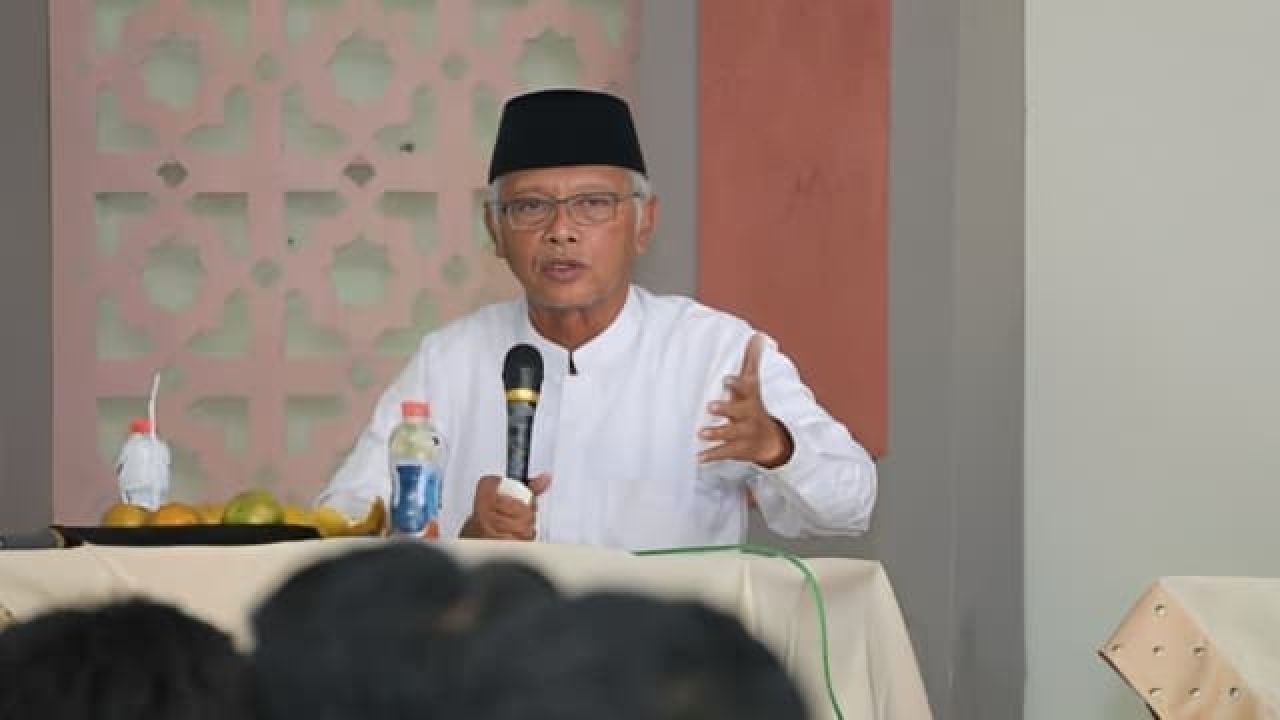 Ketua Umum MUI, KH Anwar Iskandar