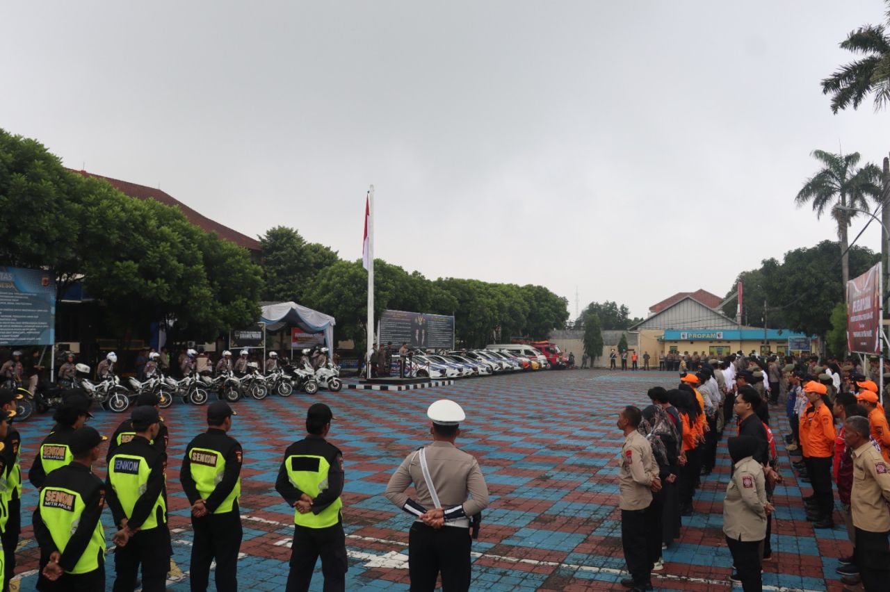 Kapolres Majalengka Pimpin Apel Operasi Ketupat 2025, Pastikan Mudik Nyaman dan Lancar