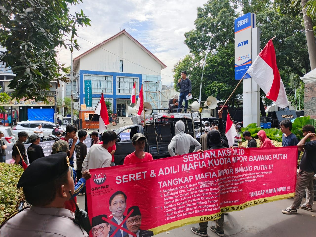 APB-RIB saat demonstrasi