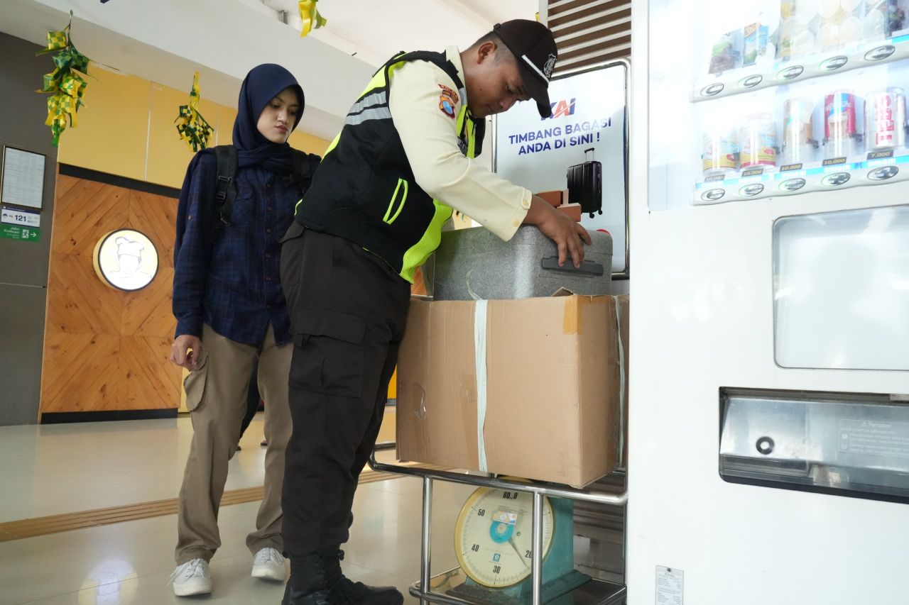 KAI Daop 8 Surabaya Imbau Penumpang Tertib Barang Bawaan Selama Angkutan Lebaran